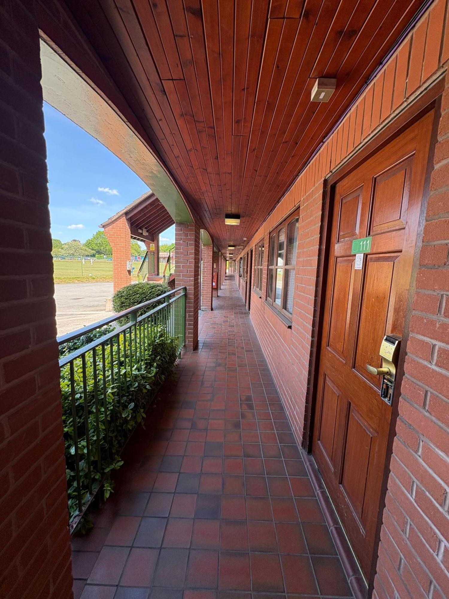 Tollgate Hotel&Leisure Stoke-on-Trent Exterior foto